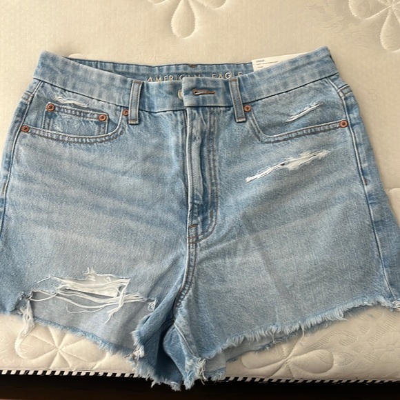 American Eagle Boyfriend Shorts - Picture 1 of 3